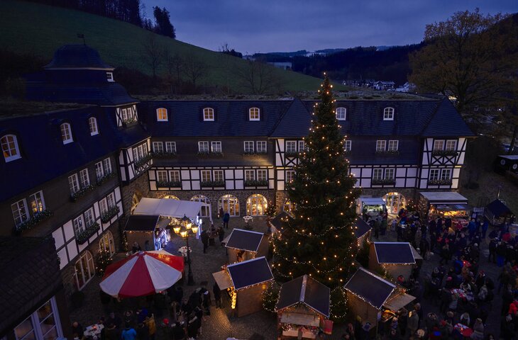 Weihnachtsmarkt im Hotel Deimann von oben