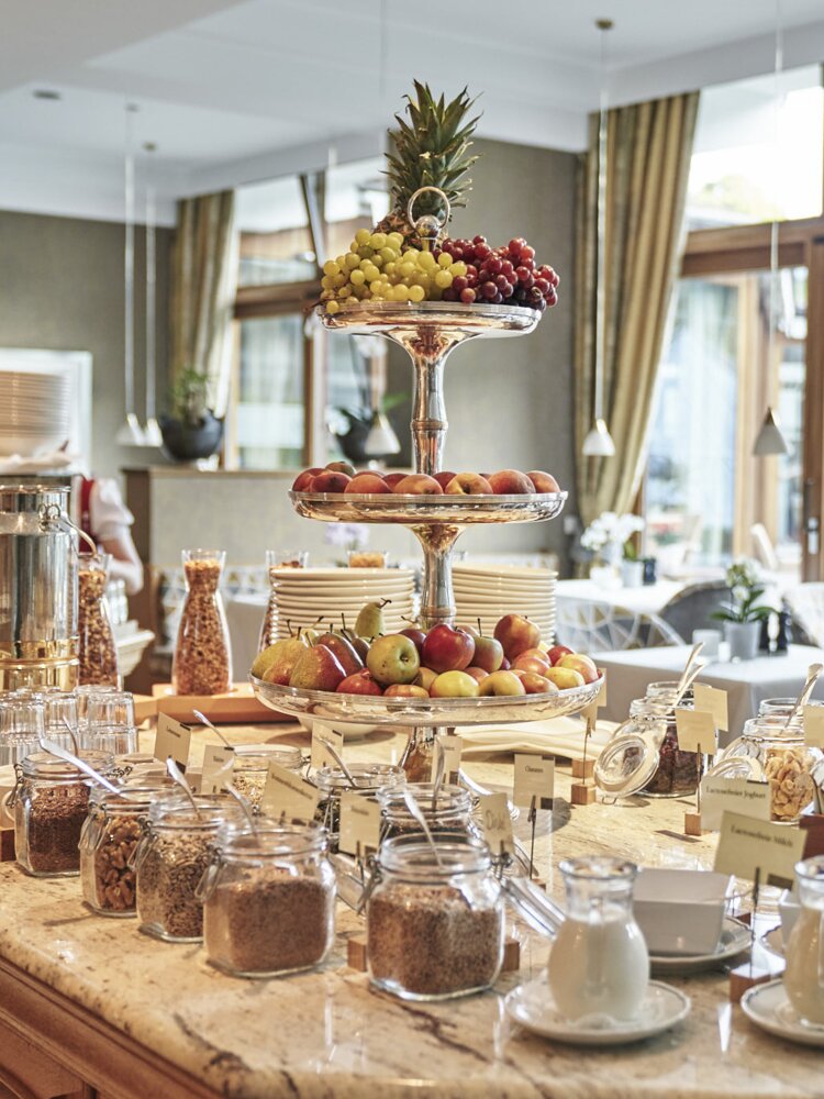 Frühstücksbuffet mit Müsli im Hotel Deimann