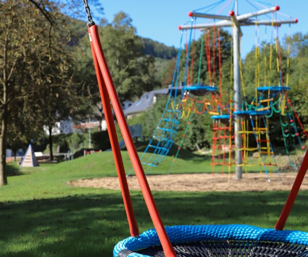 Spielplatz im Aktivpark im Familienhotel im Sauerland