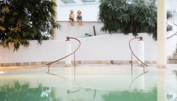 Wellnessbereich Innenpool im Wellnesshotel Deimann