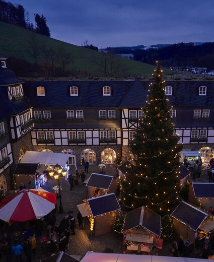 Weihnachtsmarkt im Hotel Deimann von oben
