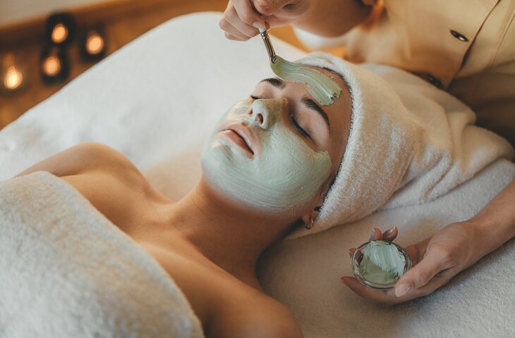 Gesichtsbehandlung im Spa des Hotel Deimann